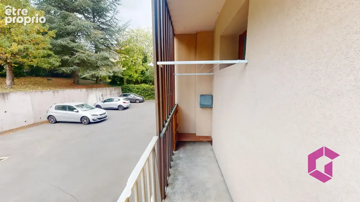 T4 traversant au 1er étage, avec ascenseur, balcons, cave et garage - photo 8