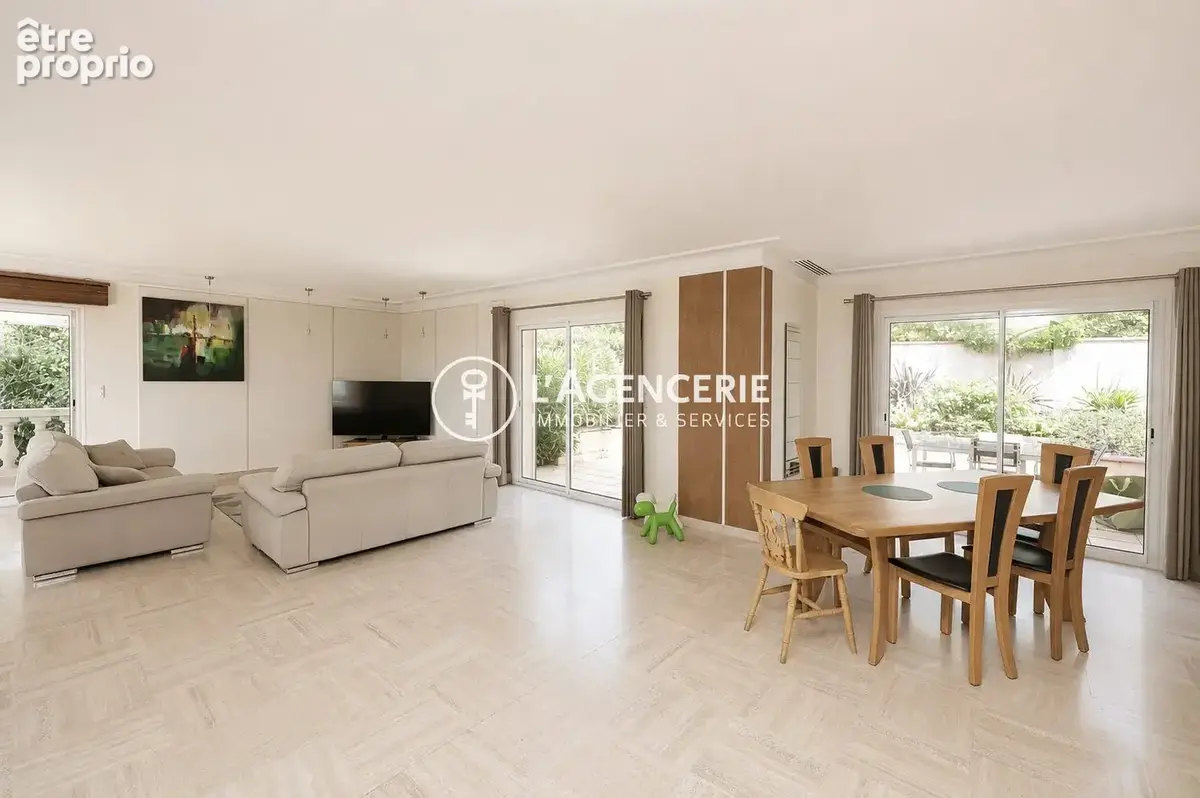 Maison 6 pièces 207 m² à vendre à Puygouzon (81990) - photo 2