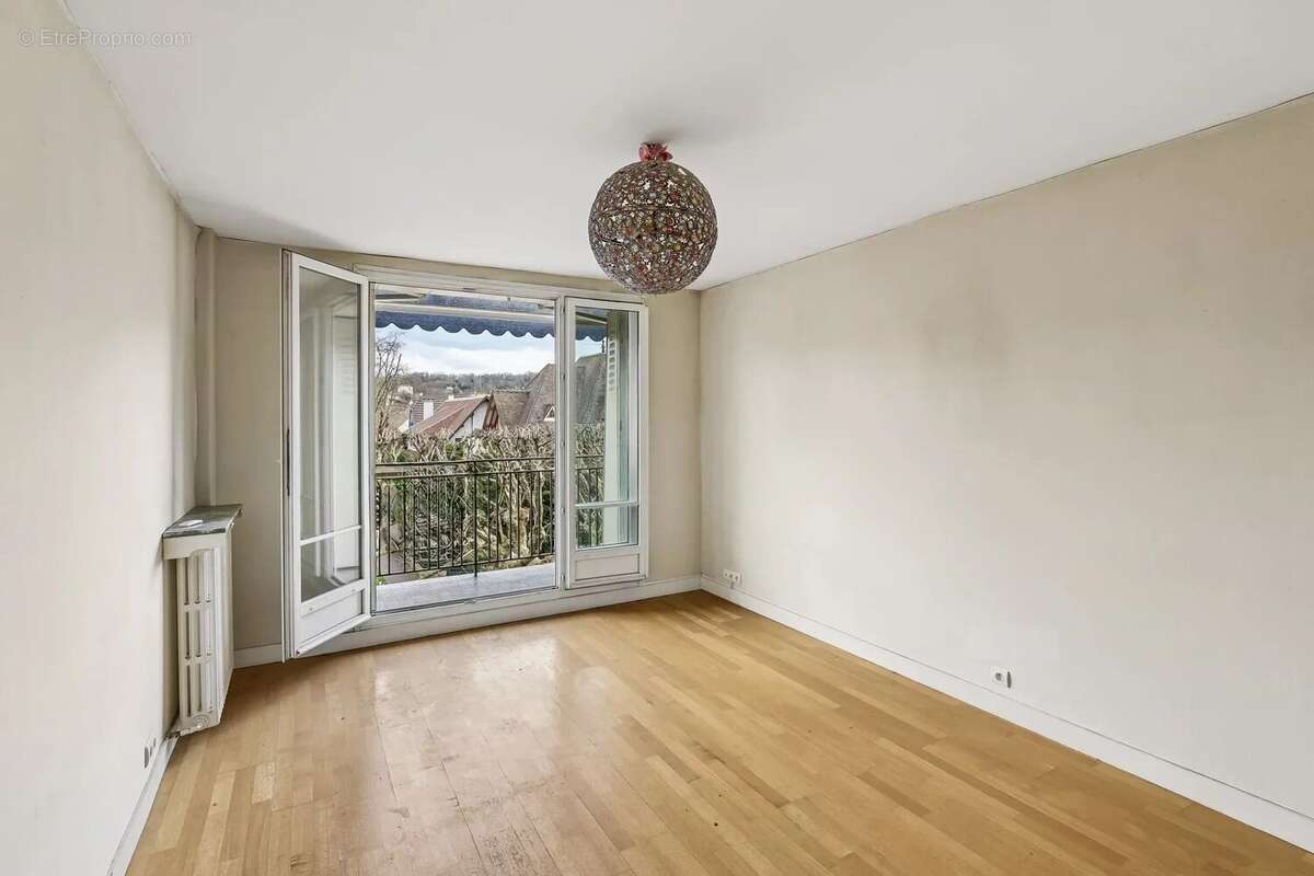 Appartement à SAINT-MAUR-DES-FOSSES