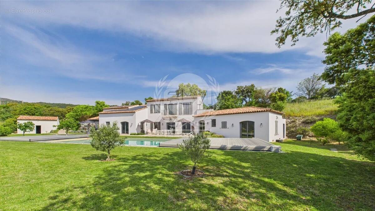 Maison à PLAN-DE-LA-TOUR