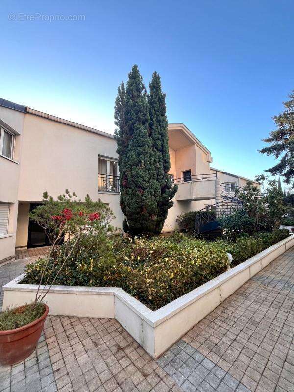 Appartement à SURESNES