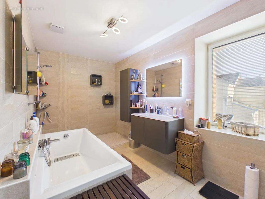 Appartement à VELARS-SUR-OUCHE