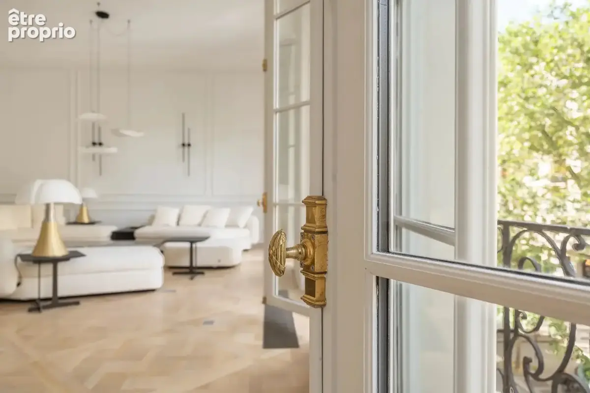 Appartement à PARIS-7E