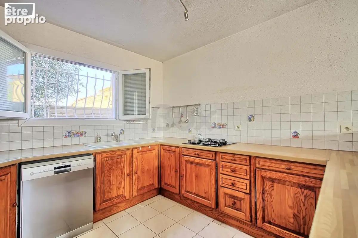 La crau - proche centre et commodites - photo 5