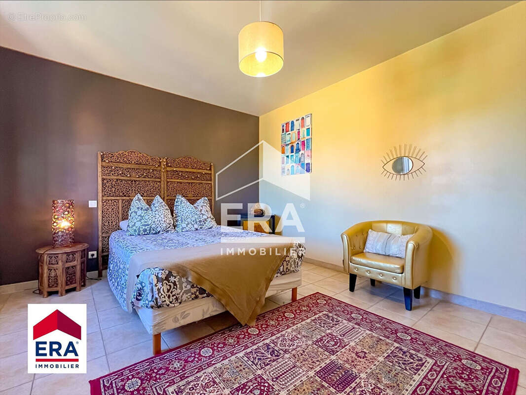 Maison à PERNES-LES-FONTAINES