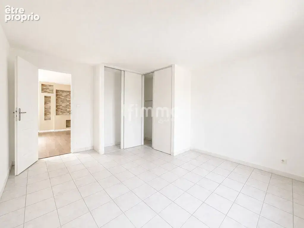 Maison 168m² 4 chs Terrain 621m² préau garage - photo 16