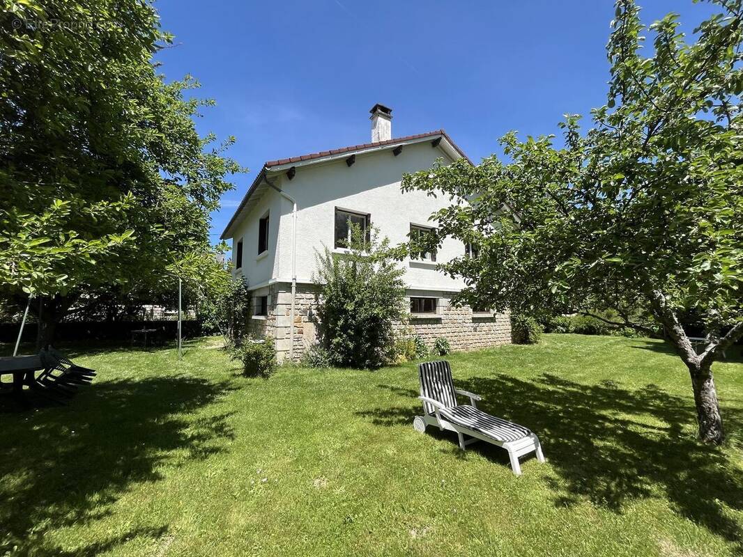 Maison à LE MALZIEU-VILLE