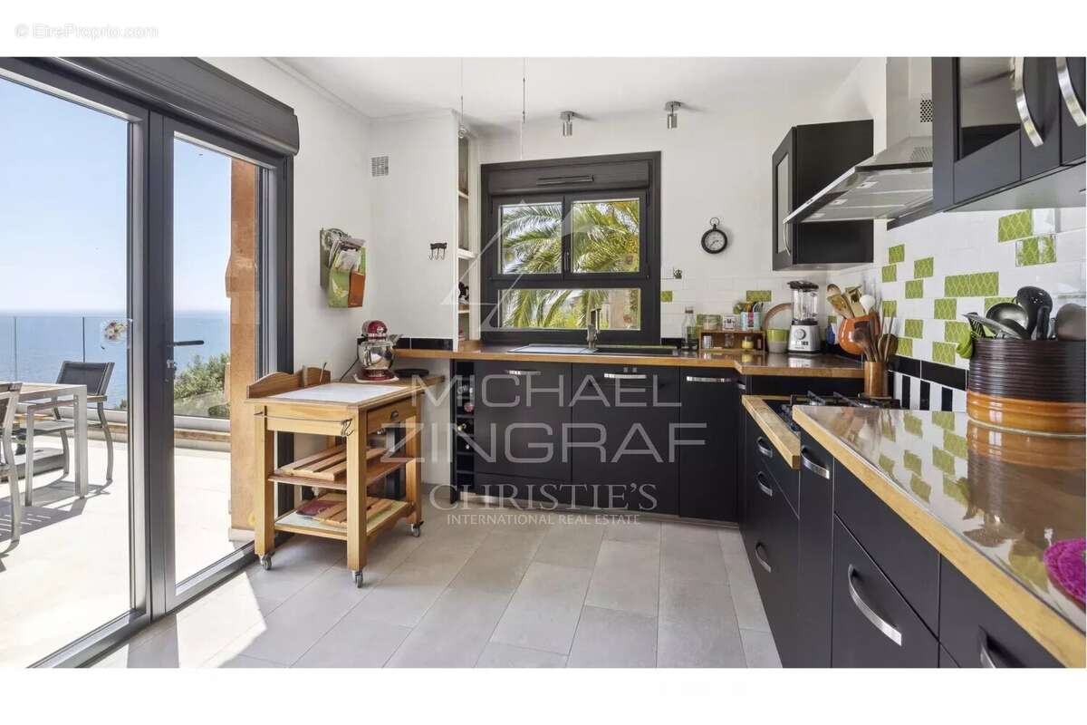 Propriété rénovée avec vue mer imprenable - photo 6