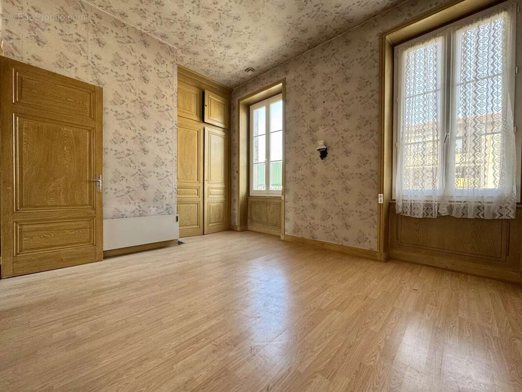 Appartement à SOUCIEU-EN-JARREST