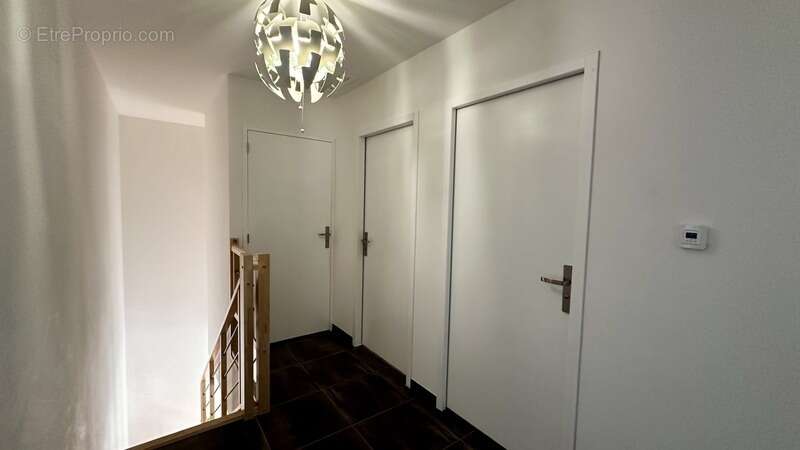 Maison à SAINT-JEAN-D'ILLAC