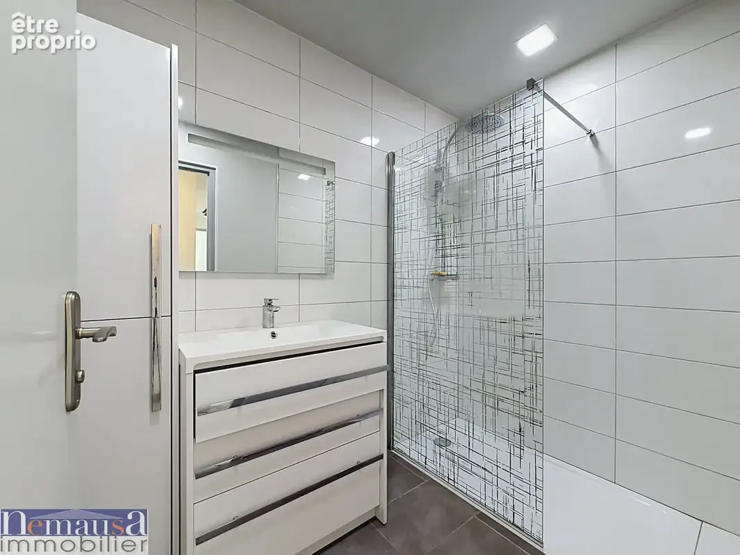 A vendre Maison de plain-pied rénovée avec jardin   Nîmes Saint-Césaire - photo 6