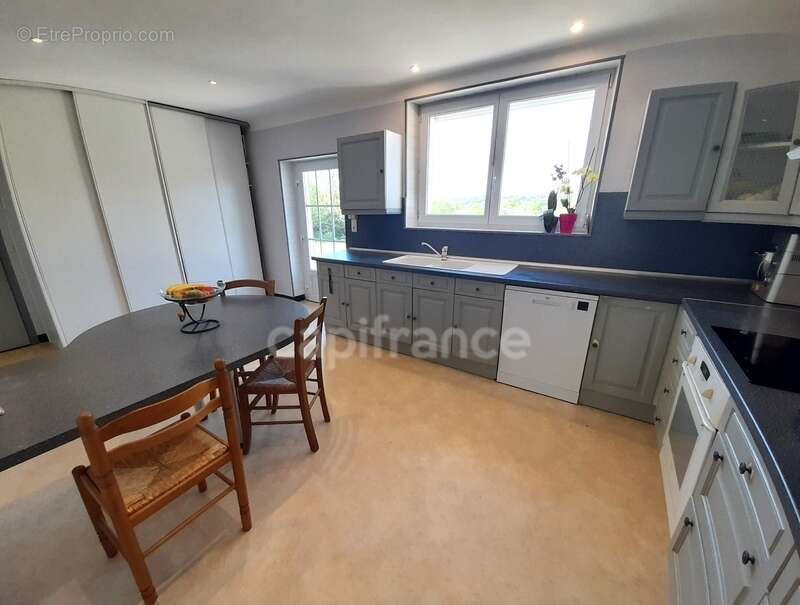 Maison à vendre 4 pièces SAINT THOIS (29520)- 3 chambres- surface habitable 120.27m2- Avec sous-sol- parcelle de 3922m2- dépenda - photo 8