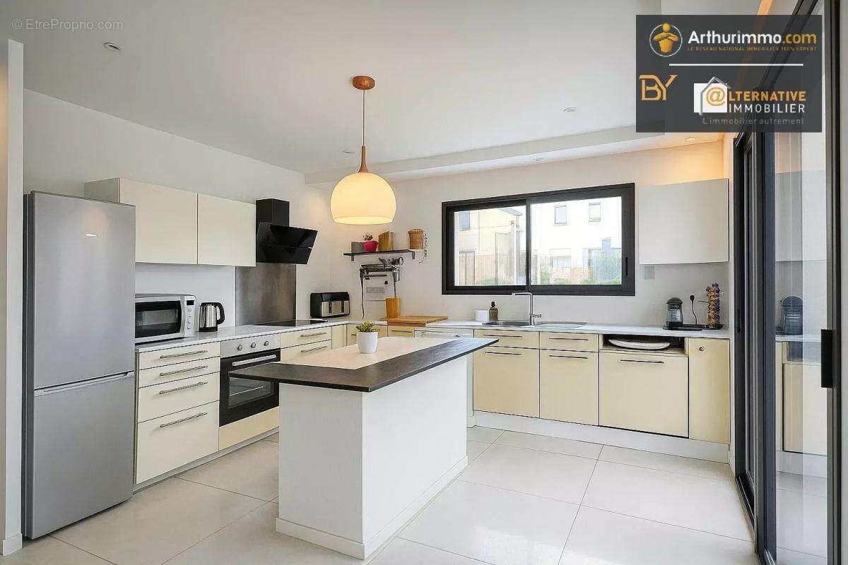 Maison à SAINT-ERBLON