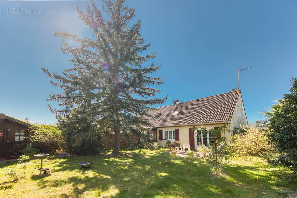 Maison à OZOIR-LA-FERRIERE