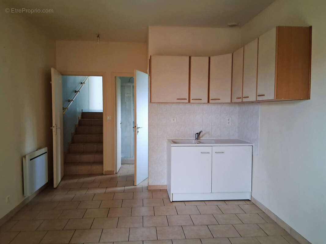 Immeuble de rapport - 5 logements 273m2 habitable + dependances - photo 14