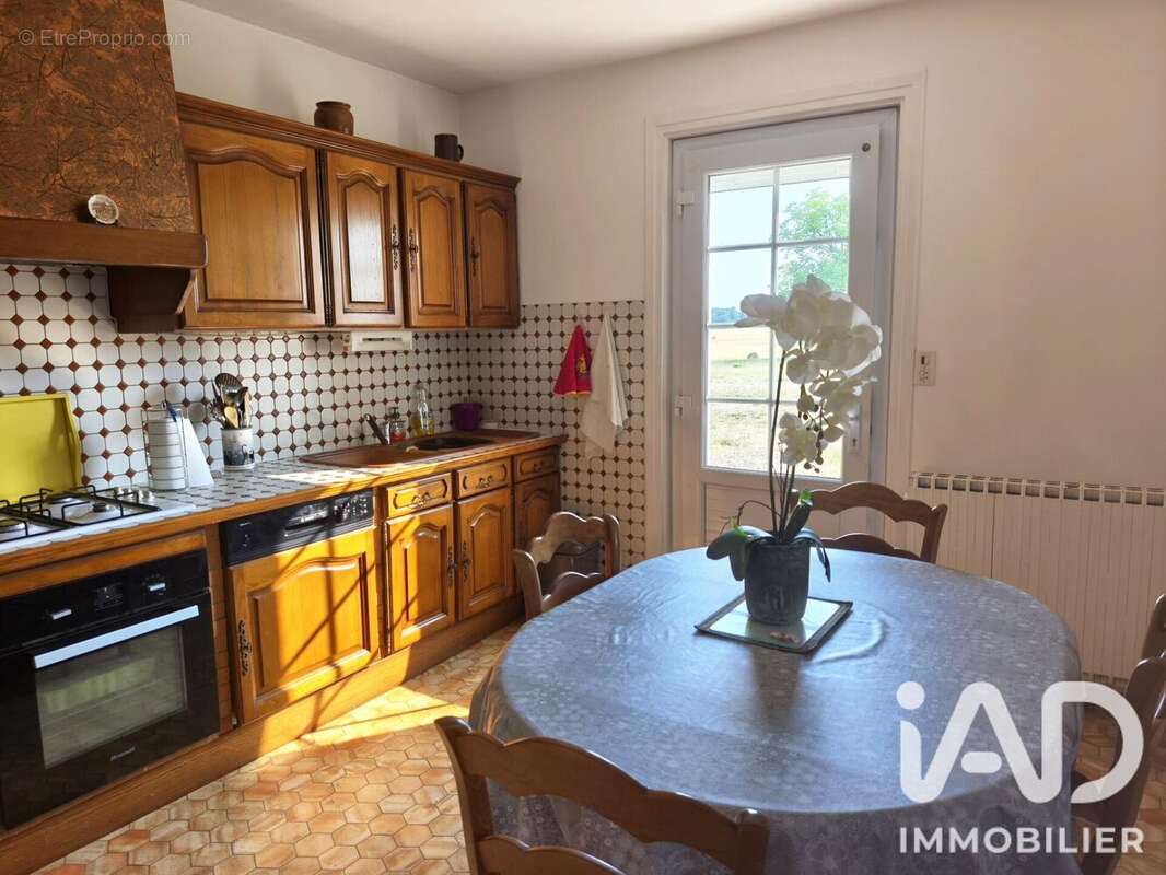 Maison 135 m² à Lugasson  - photo 6