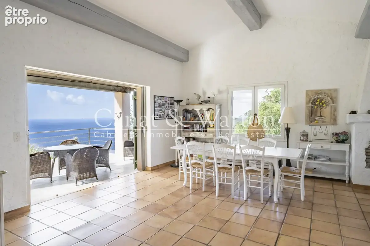 Au rayol: villa avec piscine offrant une vue mer panoramique - photo 6