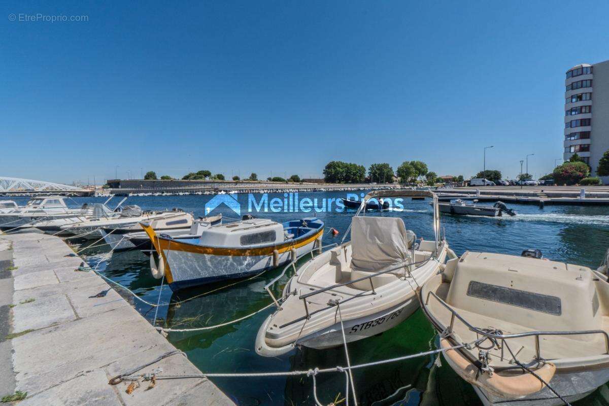 Sète, centre appartement 2 chambres de 96,85 m² avec vue sur quai ! - photo 17