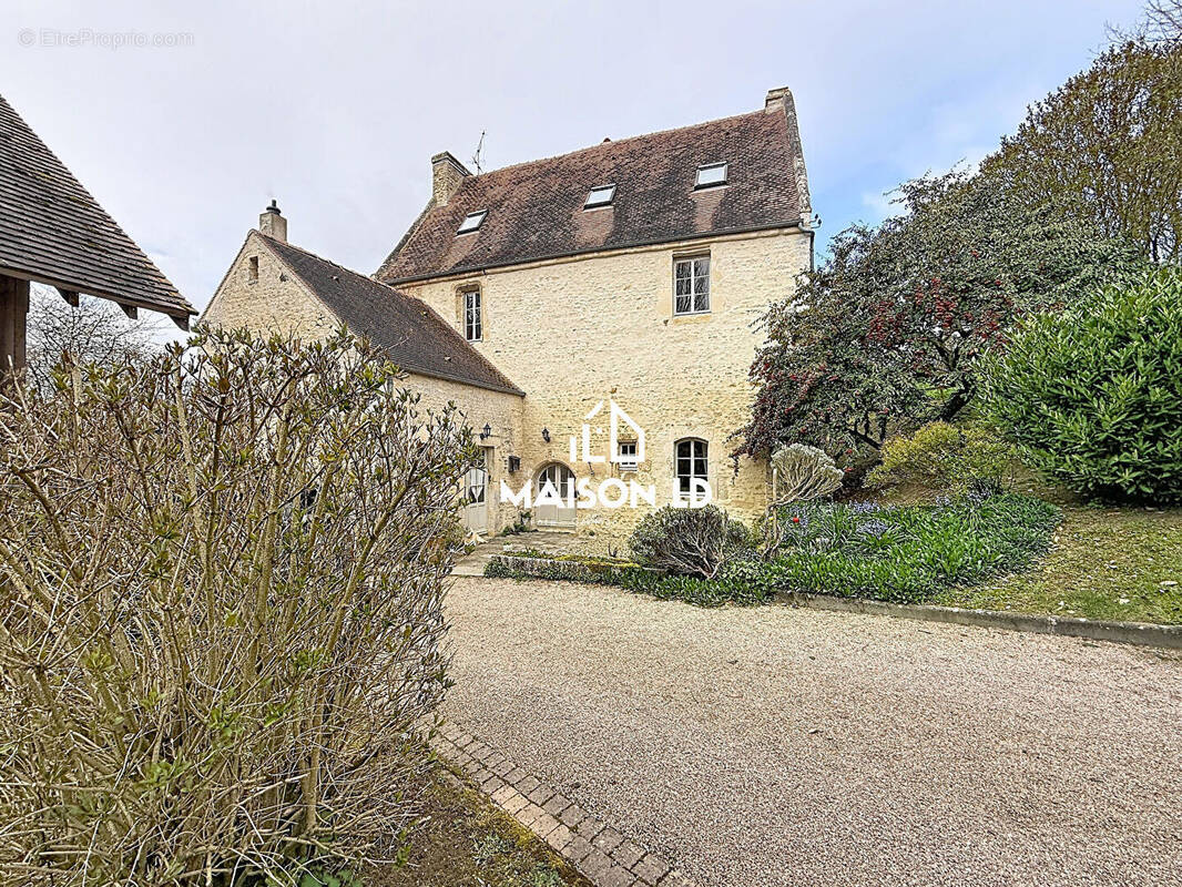 Maison à VERSAINVILLE