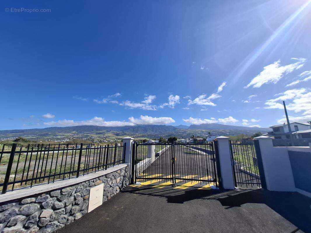 Terrain à SAINT-LOUIS