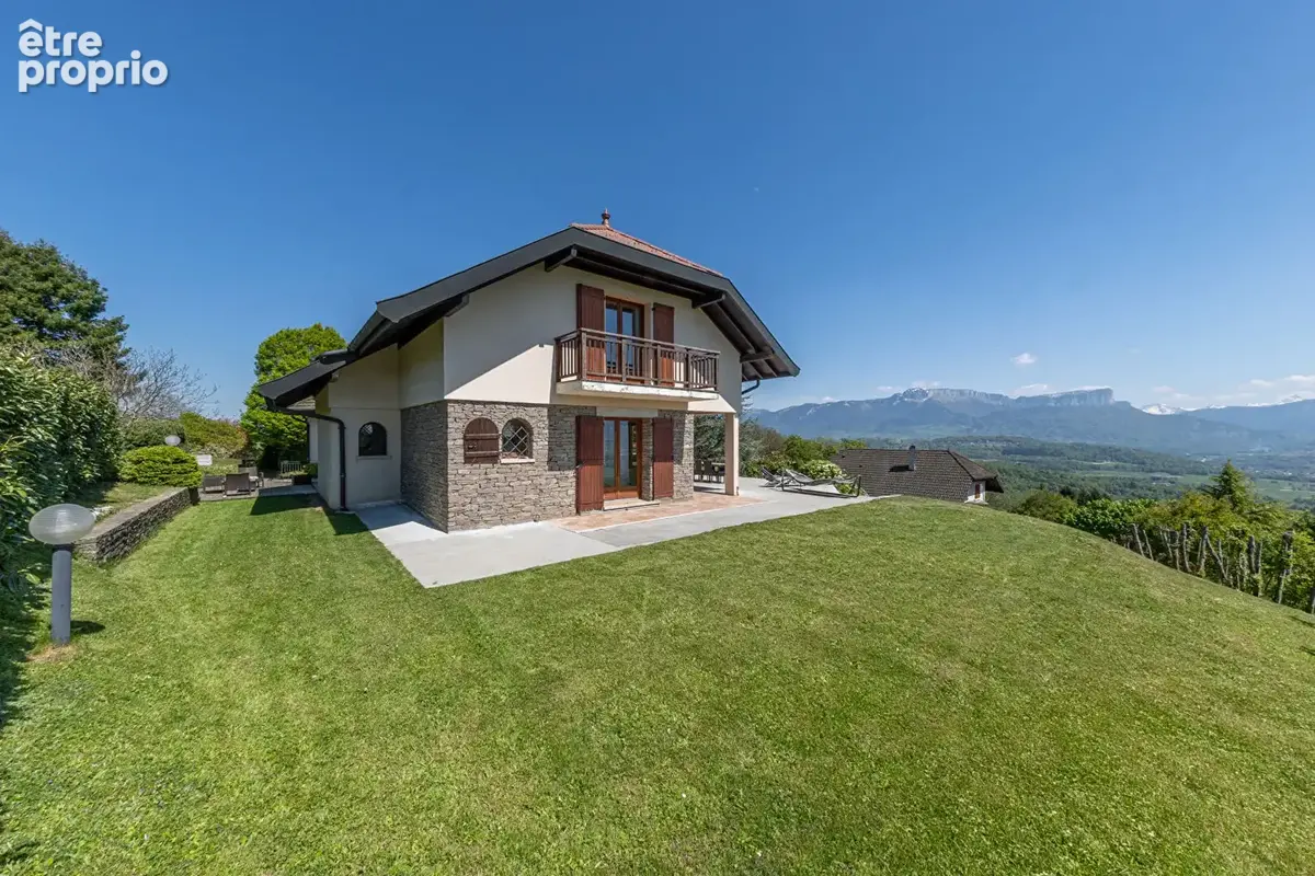 Villa Familiale avec Vue Dominante sur le Lac et les Alpes - photo 12