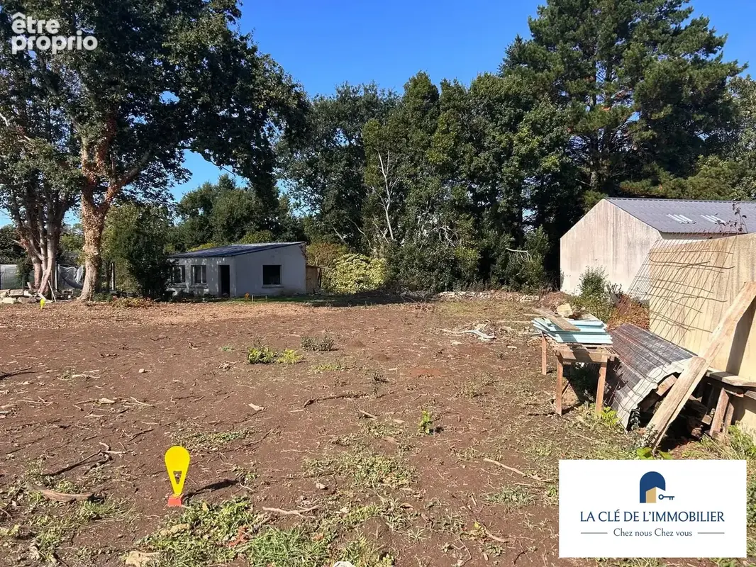 Photo Terrain à Pont-L'abbe au prix de 79 260€