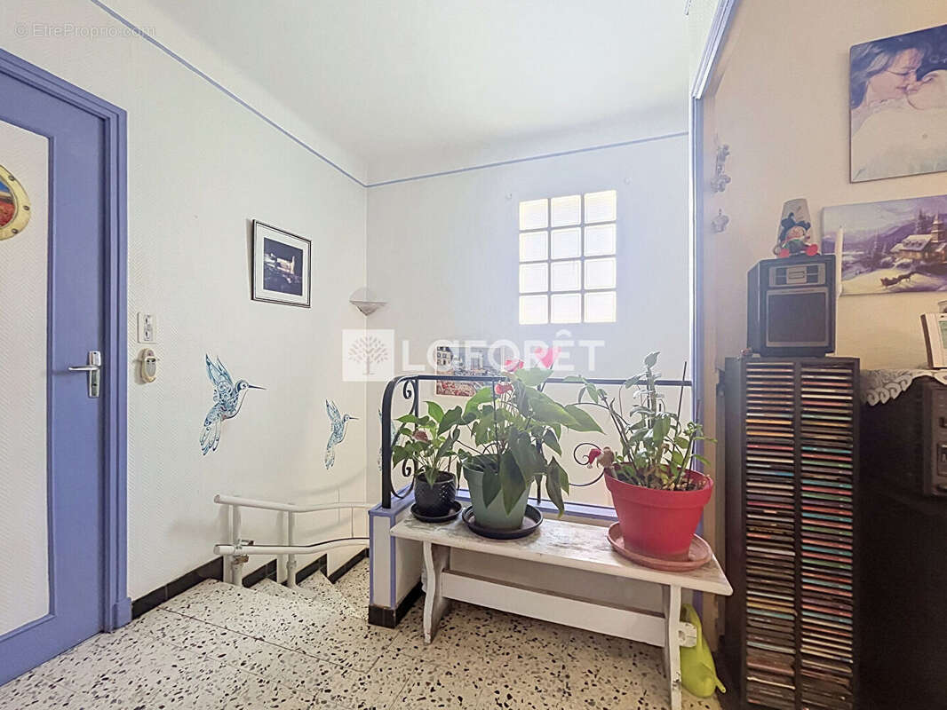 Maison 3 faces avec piscine, 4 chambres et grand garage - photo 8