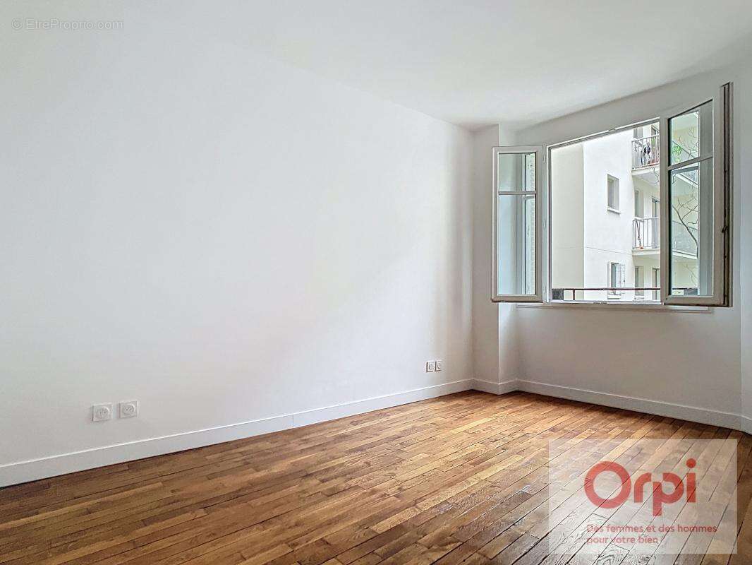 Appartement à PARIS-15E