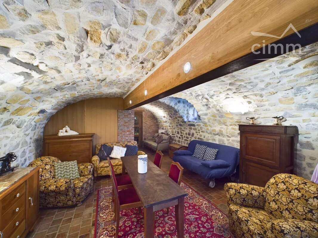 Maison à GROSPIERRES