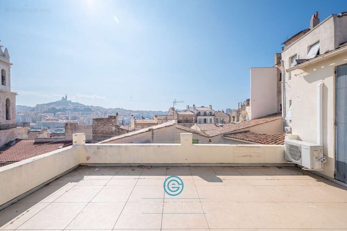 Appartement à MARSEILLE-2E