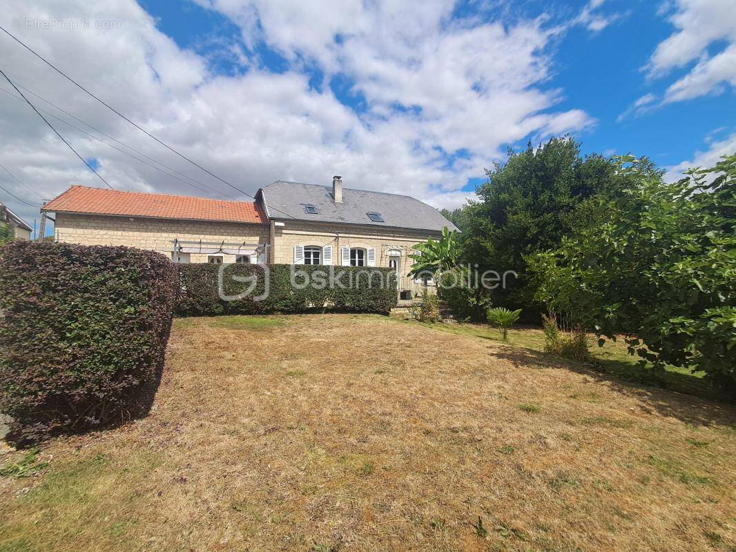 Maison à VIC-SUR-AISNE