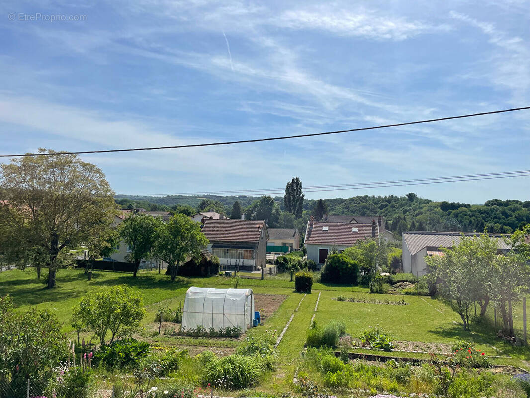 Terrain à AIXE-SUR-VIENNE