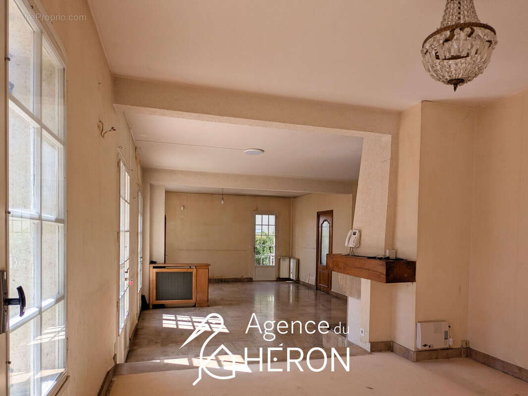 Maison 171 m² à Ormesson  - photo 5
