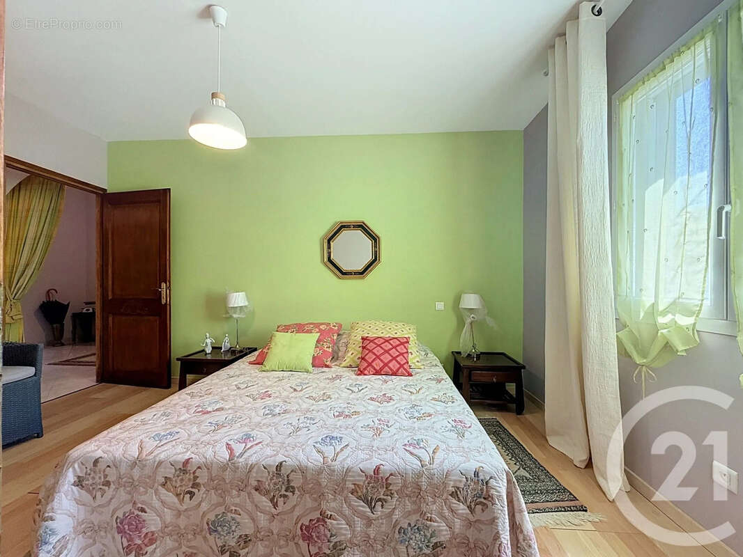 Maison 155 m² à Santa-Lucia-Di-Moriani  - photo 16