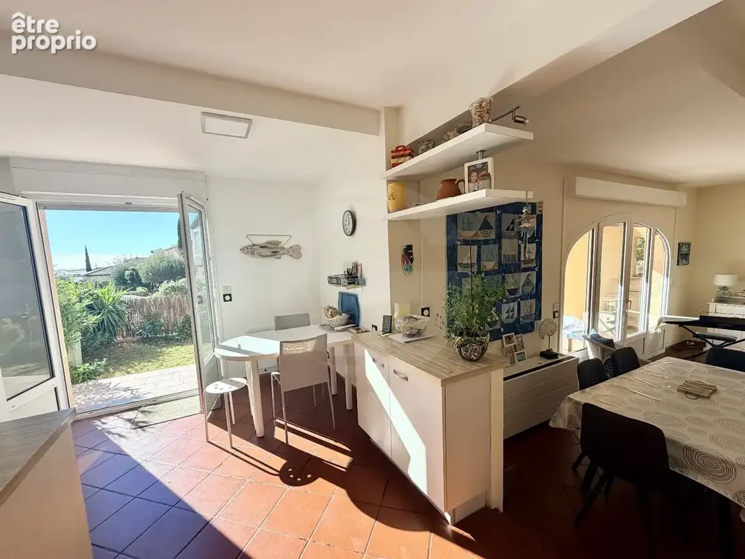 Bien rare à Bouzigues, entre maison et appartement, avec jardin privatif - photo 2