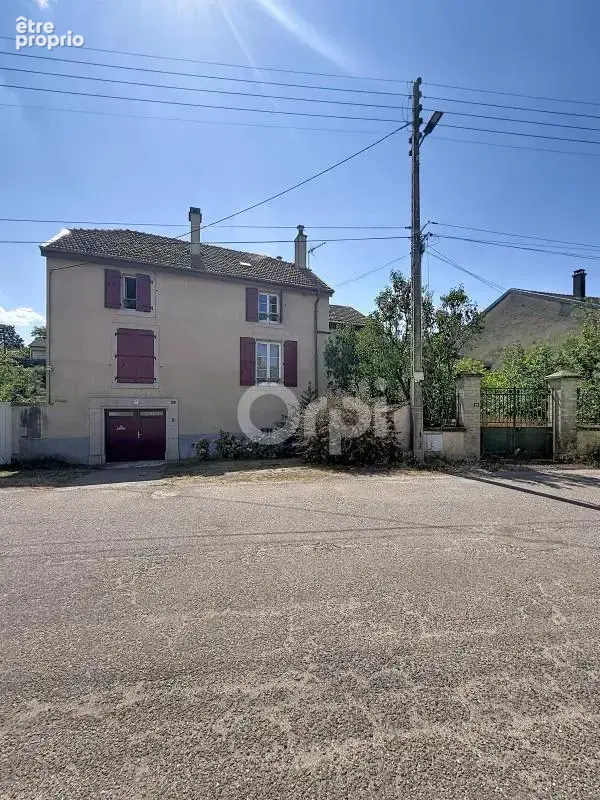 Maison à NEUFCHATEAU