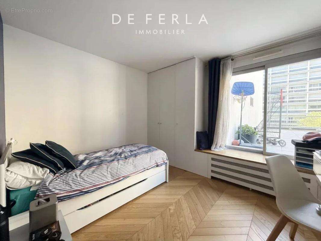 Appartement à PARIS-15E