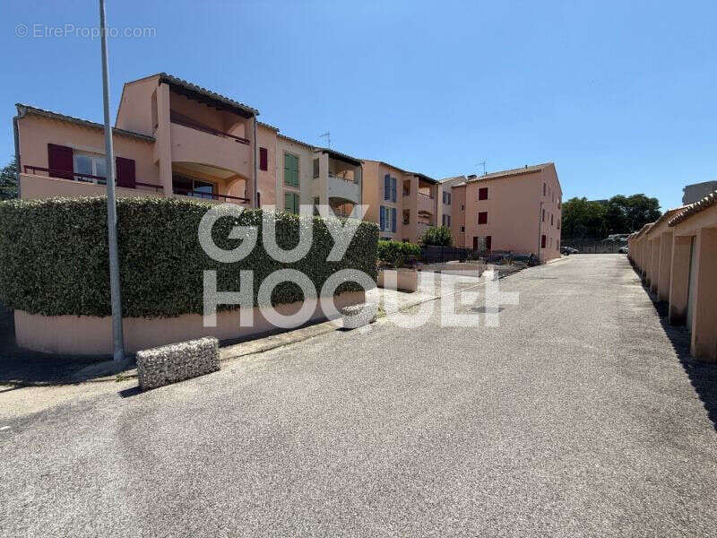 Appartement à BAGNOLS-SUR-CEZE