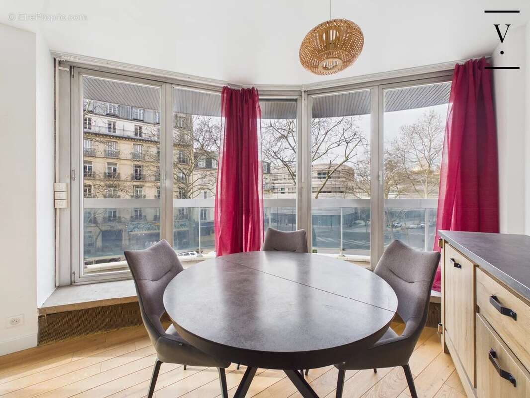 Appartement à PARIS-7E
