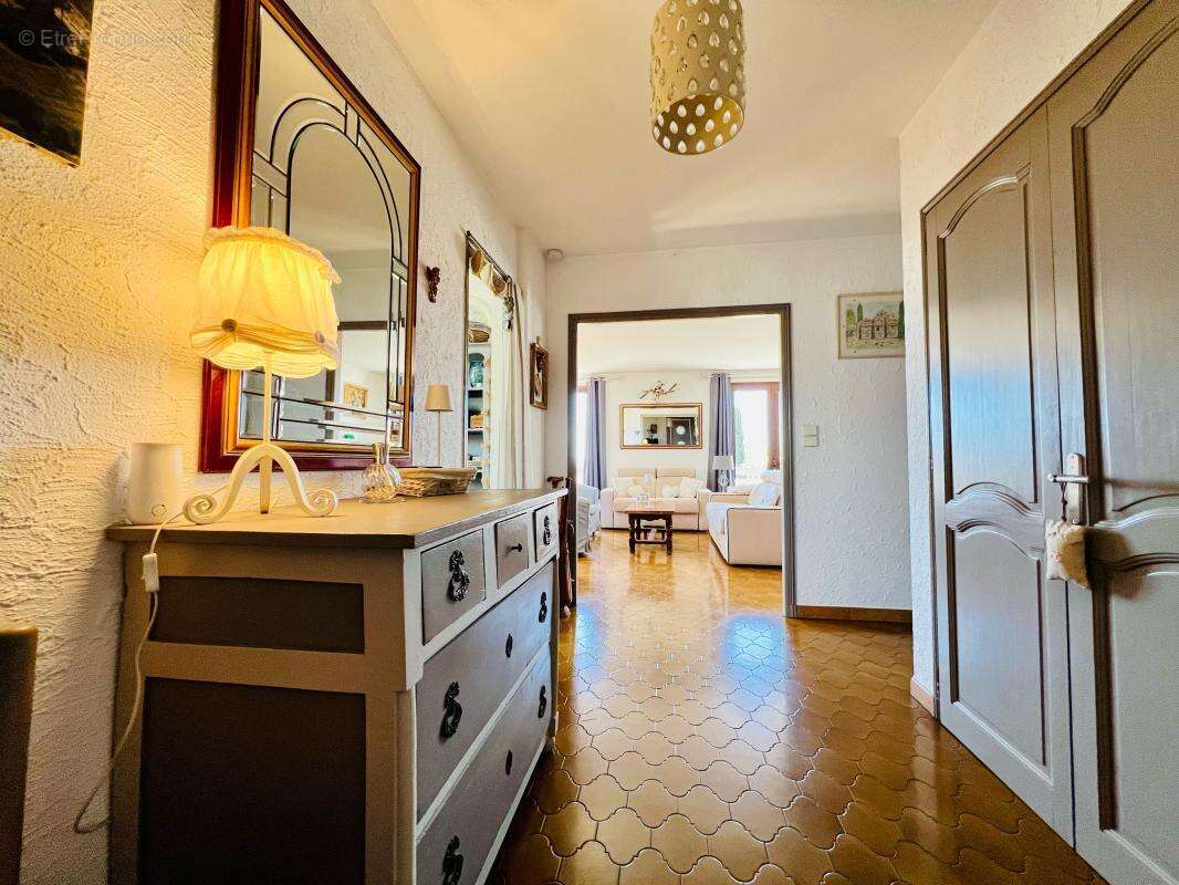 Maison à SIX-FOURS-LES-PLAGES