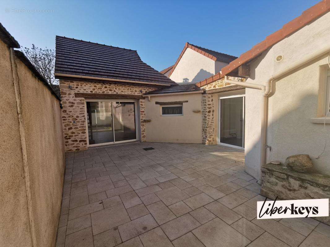 Maison à MARCOUSSIS