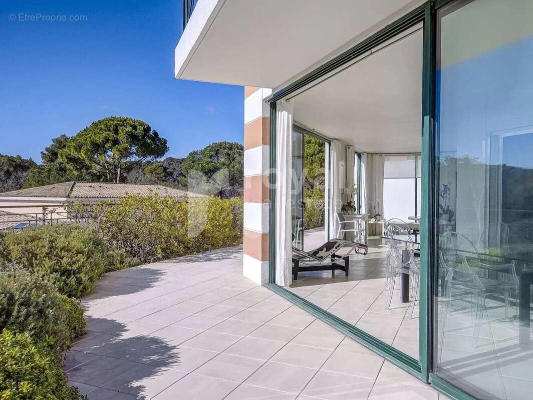 Appartement à MOUGINS