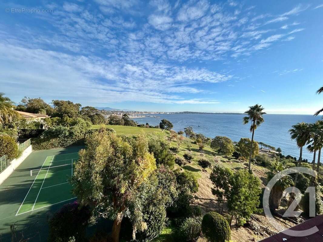 Appartement à VALLAURIS