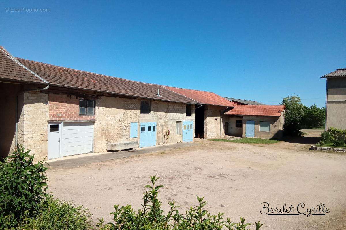 Maison à SAINT-BENIGNE