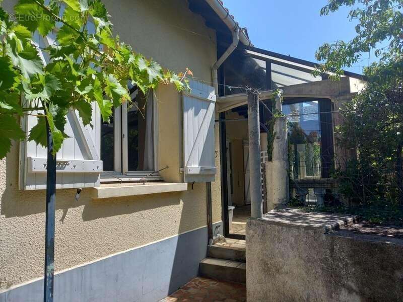 Maison à vendre 7 pièces VILLEFRANCHE DE ROUERGUE (12) - photo 3