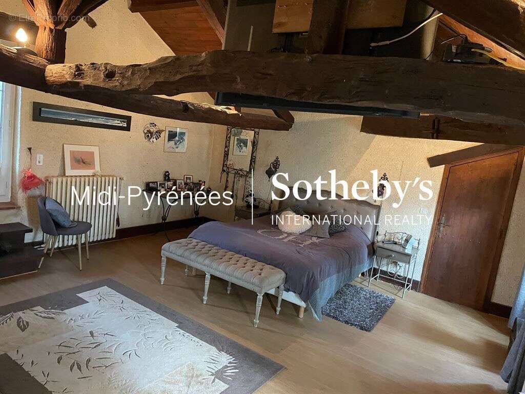 Maison à SAINT-JEAN-POUTGE