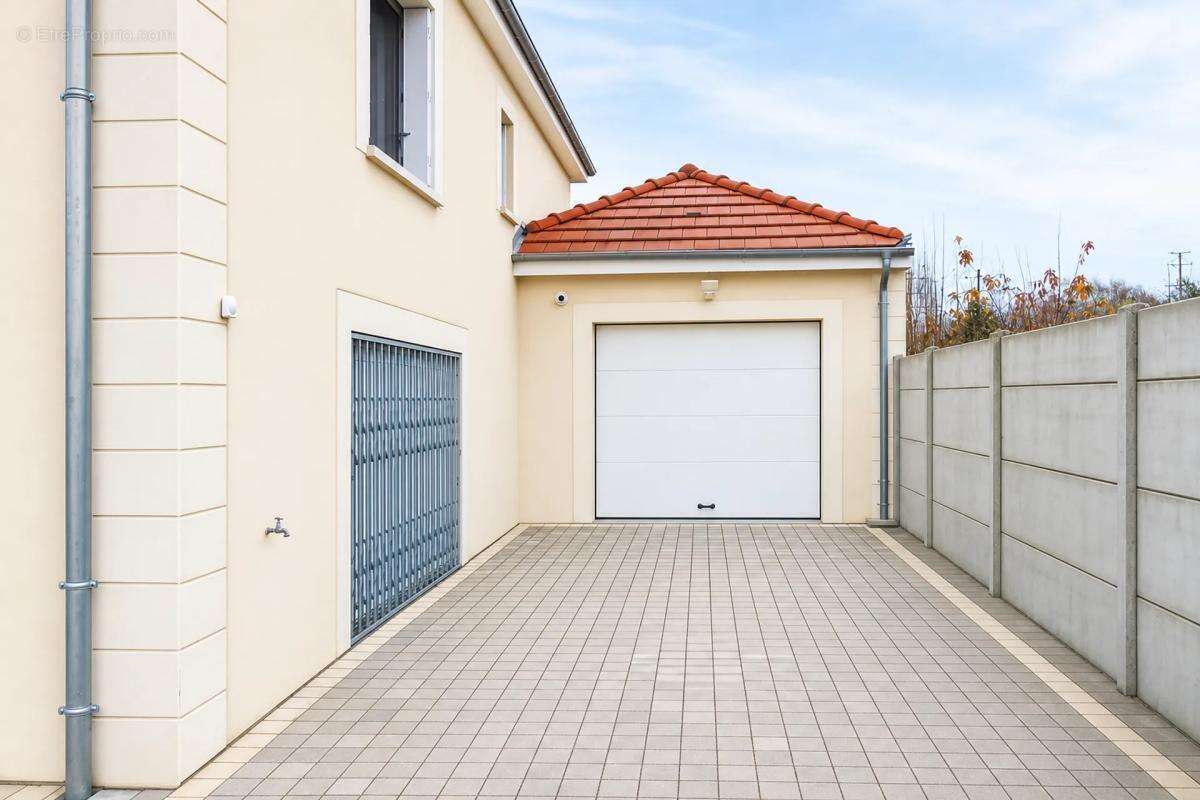 Maison de 9 pièces de 145 m² à Villemandeur - photo 14