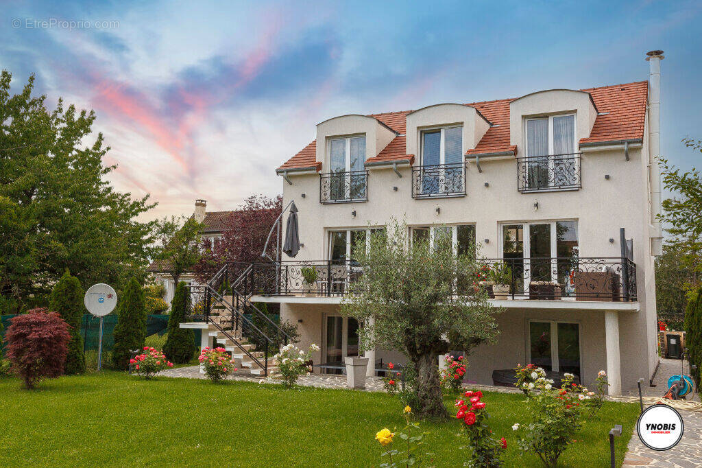 Maison à VERNEUIL-SUR-SEINE