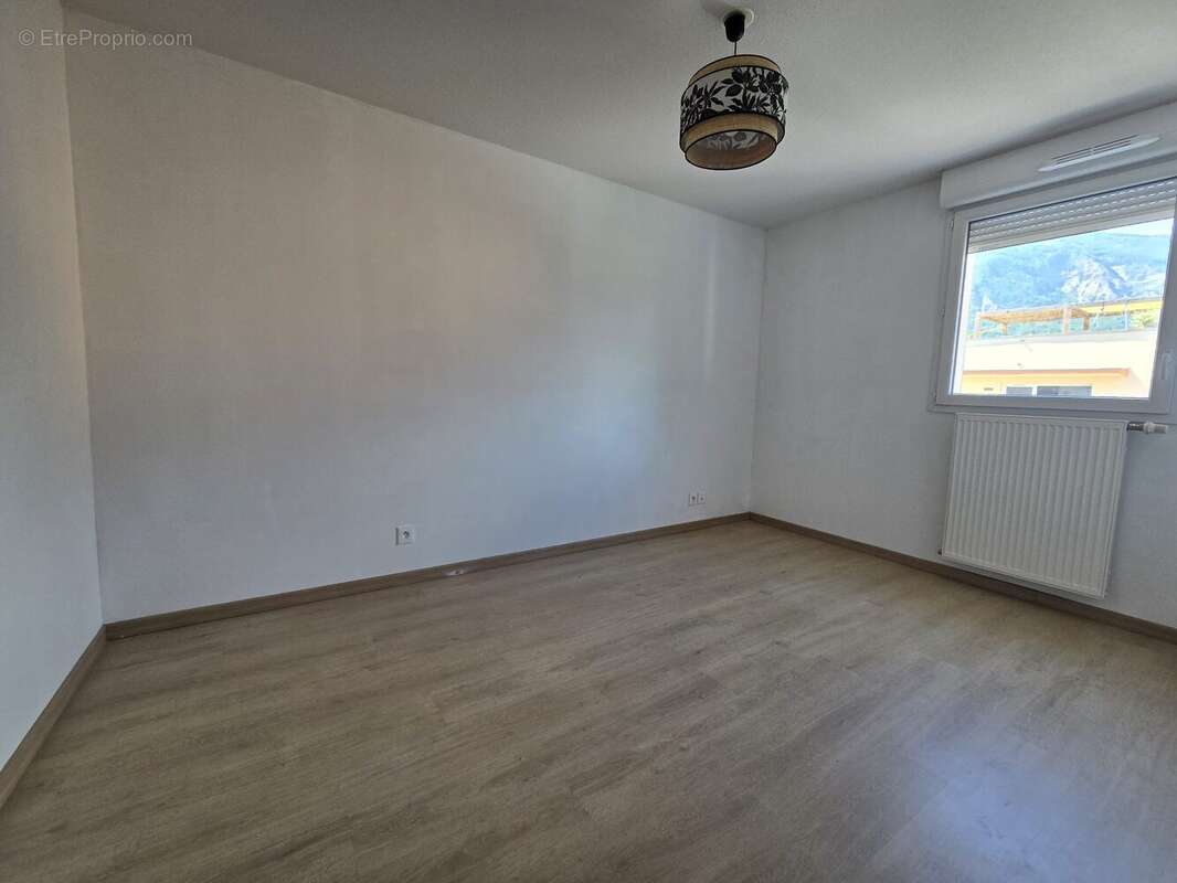 Appartement à SAINT-MARTIN-D'HERES