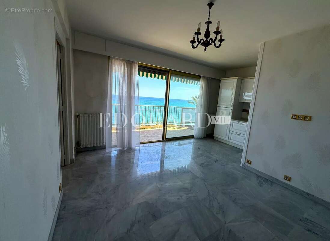 Appartement à ROQUEBRUNE-CAP-MARTIN